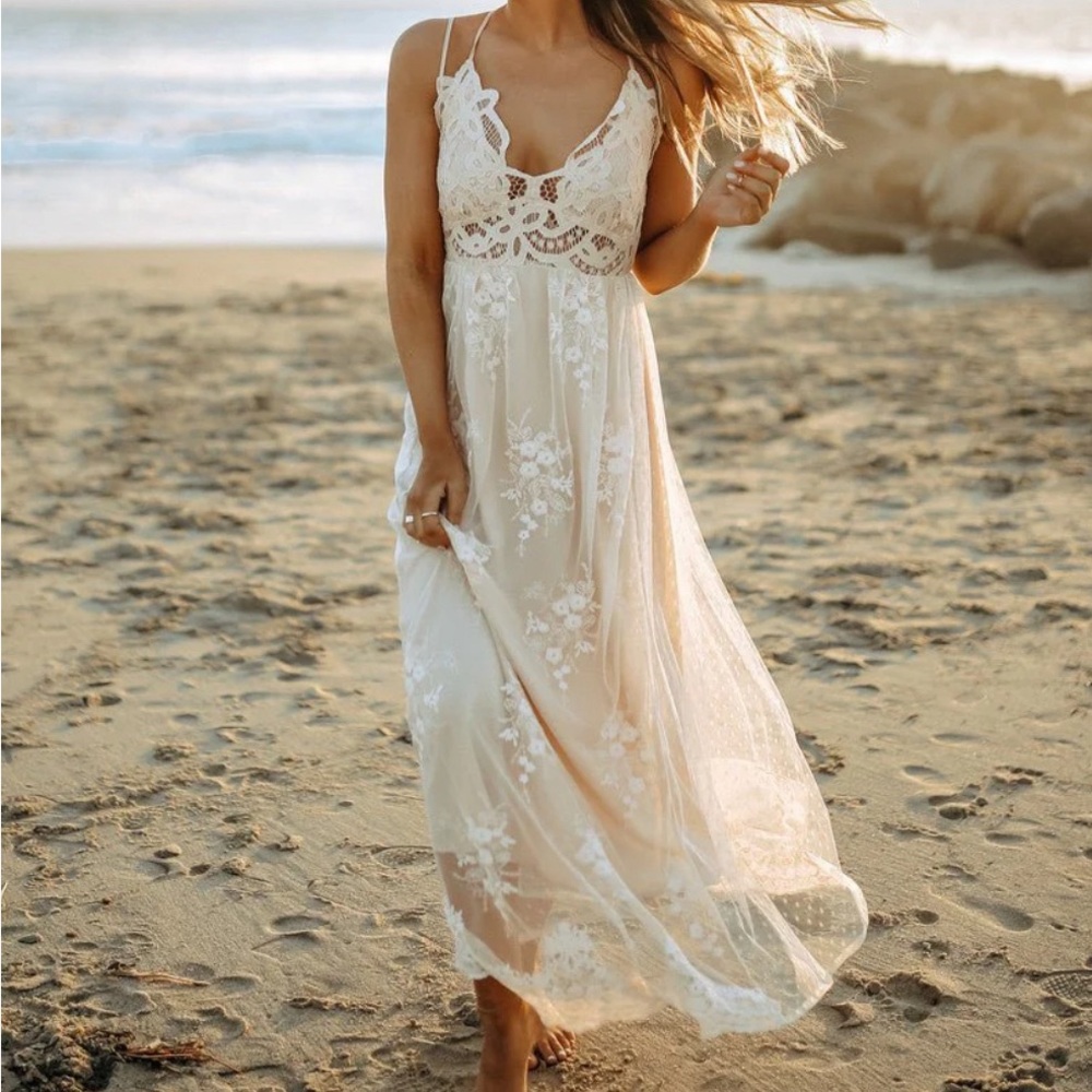 Magnolia Boutique Paradise Island Scalloped Vanilla Lace Maxi Dress